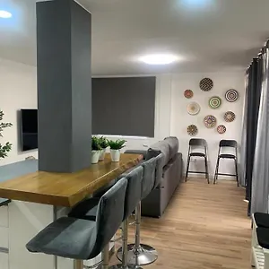 Fantastico Piso Con Piscina Y Balcon En Apartamento